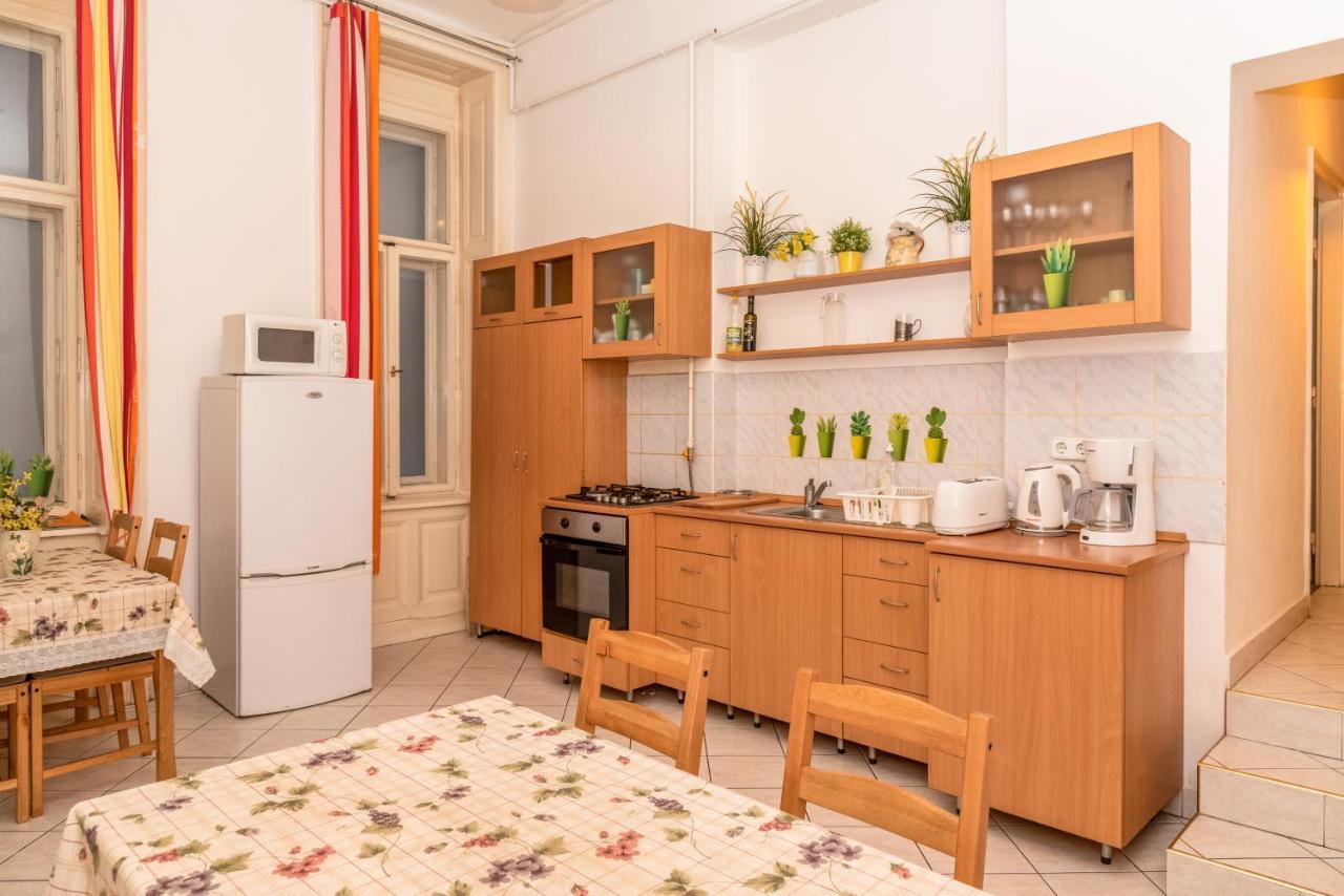 Danubius Grand Astoria Budapest Bagian luar foto